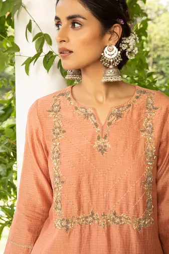 Blush Woven Zari Chanderi Kurta  With Floral Bead Work Paired With Pants And An Ombre Crushed Chanderi Dupatta