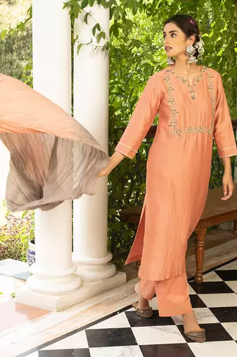 Blush Woven Zari Chanderi Kurta  With Floral Bead Work Paired With Pants And An Ombre Crushed Chanderi Dupatta