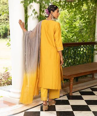 Yellow Woven Zari Chanderi Kurta  With Floral Bead Work Paired With Pants And An Ombre Crushed Chanderi Dupatta 6