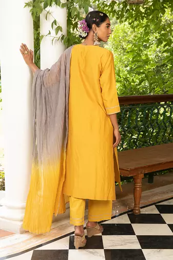 Yellow Woven Zari Chanderi Kurta  With Floral Bead Work Paired With Pants And An Ombre Crushed Chanderi Dupatta