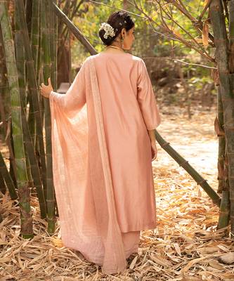 Pink Chanderi Kurta With Dori Thread Embroidery , Paired With A Checkered Chanderi Dupatta And Cotton Silk Pants 2
