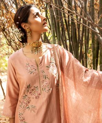 Pink Chanderi Kurta With Dori Thread Embroidery , Paired With A Checkered Chanderi Dupatta And Cotton Silk Pants 3