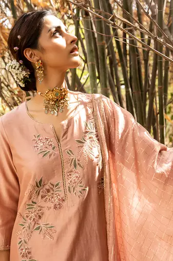Pink Chanderi Kurta With Dori Thread Embroidery , Paired With A Checkered Chanderi Dupatta And Cotton Silk Pants
