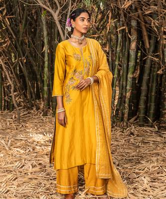 Yellow Chanderi Kurta With Dori Thread Embroidery , Paired With A Checkered Chanderi Dupatta And Cotton Silk Pants 1