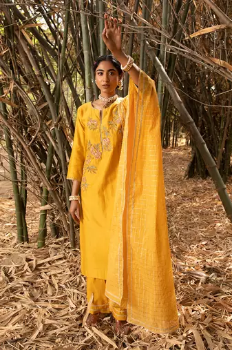 Yellow Chanderi Kurta With Dori Thread Embroidery , Paired With A Checkered Chanderi Dupatta And Cotton Silk Pants