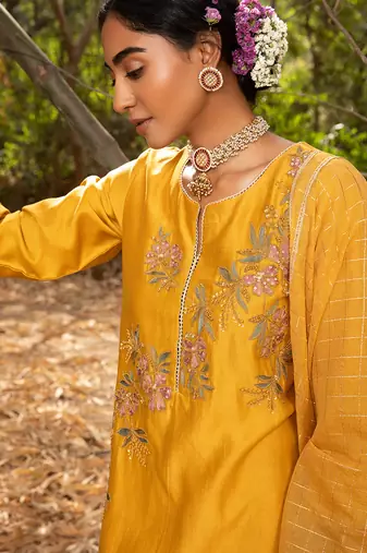 Yellow Chanderi Kurta With Dori Thread Embroidery , Paired With A Checkered Chanderi Dupatta And Cotton Silk Pants