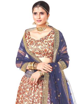 Off white  Banarasi silk Zari Half saree with  blue color dupatta with Unsttiched blouse 3