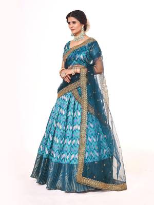 Blue color  Banarasi silk Zari lehenga with  Teal color dupatta with Unsttiched blouse 3