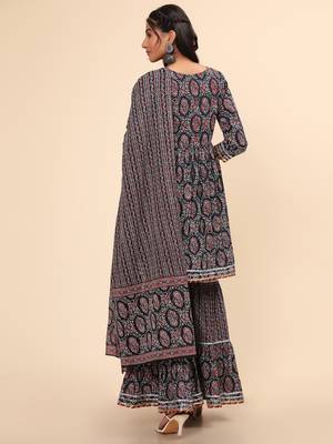 Vbuyz Women'S Embroidered Flared Cotton Black Stitched Kurta Sharara With Dupatta 3
