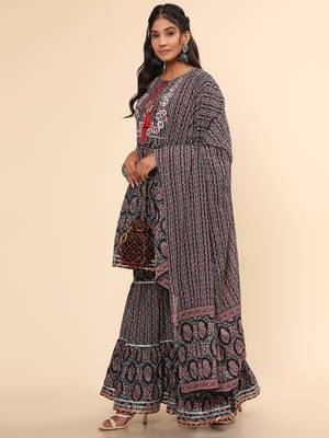 Vbuyz Women'S Embroidered Flared Cotton Black Stitched Kurta Sharara With Dupatta 4