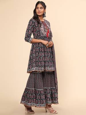 Vbuyz Women'S Embroidered Flared Cotton Black Stitched Kurta Sharara With Dupatta 5