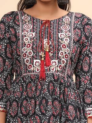 Vbuyz Women'S Embroidered Flared Cotton Black Stitched Kurta Sharara With Dupatta 6