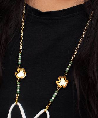 Dainty Daisies Mask Chain 3