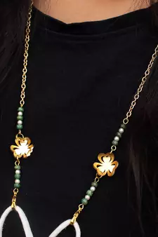 Dainty Daisies Mask Chain