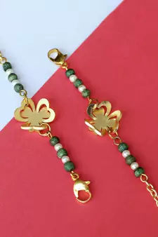 Dainty Daisies Mask Chain