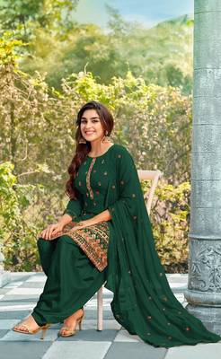 Dark-green embroidered faux georgette salwar 3