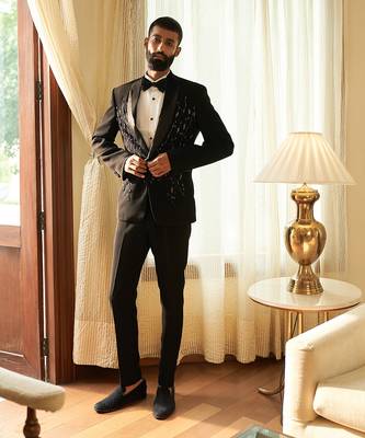 Dazzling Tuxedo Set 1