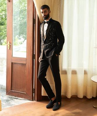 Dazzling Tuxedo Set 4