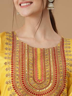 Yellow embroidered silk blend Kurta Pant With Dupatta 2