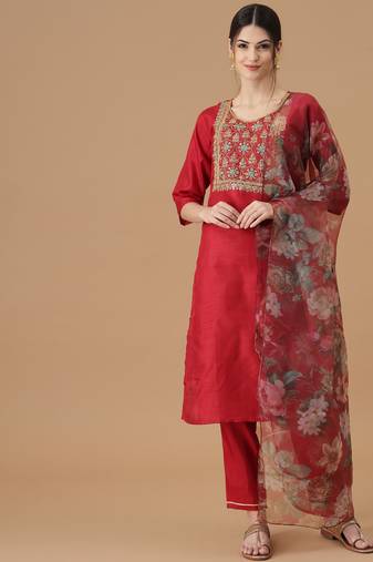 Red embroidered silk blend Kurta Pant With Dupatta