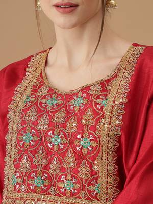 Red embroidered silk blend Kurta Pant With Dupatta 2