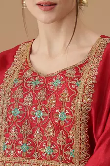 Red embroidered silk blend Kurta Pant With Dupatta