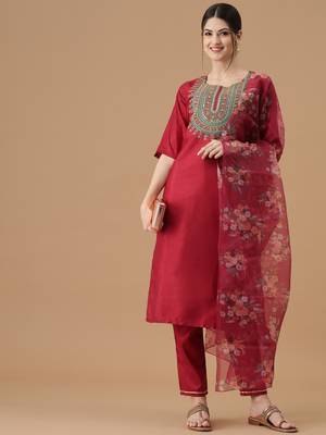 Red embroidered silk blend Kurta Pant With Dupatta 1