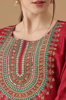 Red embroidered silk blend Kurta Pant With Dupatta
