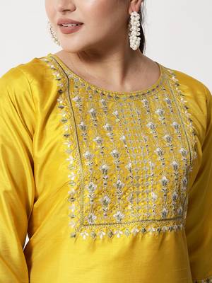 Yellow embroidered silk blend Kurta Pant With Dupatta 2