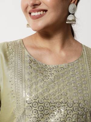 Parrot-green embroidered silk blend Kurta Pant With Dupatta 2