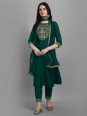 Green embroidered silk blend Kurta Pant With Dupatta 1