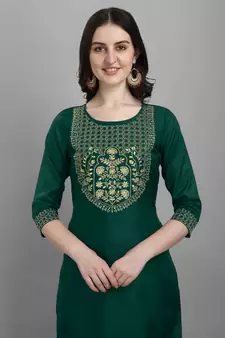 Green embroidered silk blend Kurta Pant With Dupatta