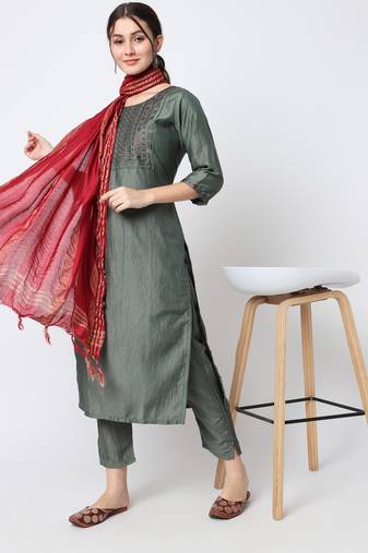 Mehendi embroidered silk blend Kurta Pant With Dupatta