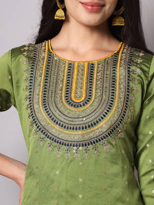 Mehendi embroidered silk blend Kurta Pant With Dupatta 2