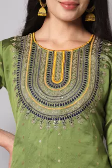 Mehendi embroidered silk blend Kurta Pant With Dupatta