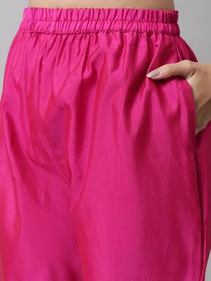 Pink embroidered silk blend Kurta Pant With Dupatta 3