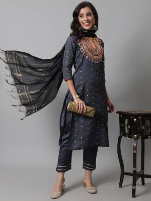 Grey embroidered silk blend Kurta Pant With Dupatta 1