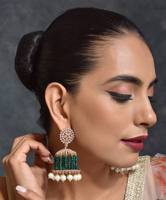 Geen Gold Tone Kundan Jhumki Earrings With Pearls 2