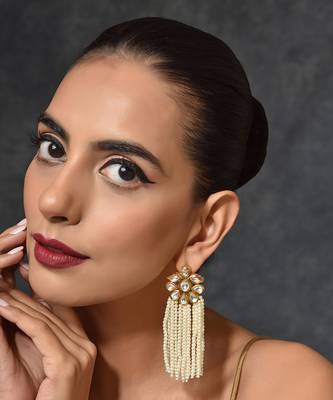 White Gold Tone Kundan Earrings With Pearls 2