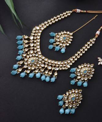 Blue Gold Tone Kundan Bridal Necklace Set With Maang Tikka 4