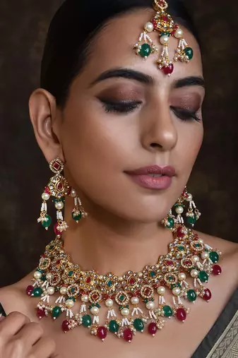 Red Green Gold Tone Kundan Necklace Set