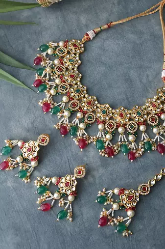 Red Green Gold Tone Kundan Necklace Set