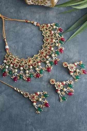 Red Green Gold Tone Kundan Necklace Set