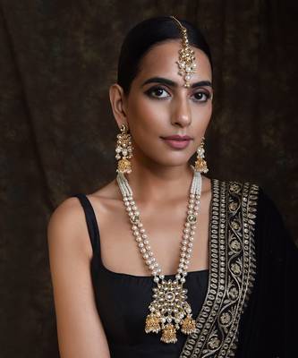 White Gold Tone Long Kundan Necklace Set With Maang Tikka 2