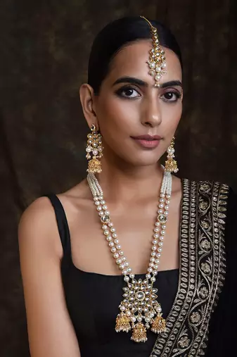 White Gold Tone Long Kundan Necklace Set With Maang Tikka