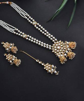 White Gold Tone Long Kundan Necklace Set With Maang Tikka 4