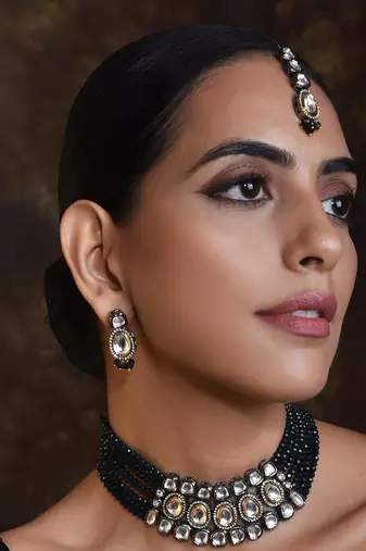 Green Rhodium Plated Kundan Choker Necklace Set With Maang Tikka