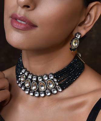 Green Rhodium Plated Kundan Choker Necklace Set With Maang Tikka 3