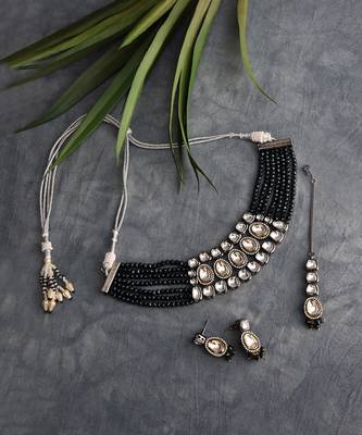 Green Rhodium Plated Kundan Choker Necklace Set With Maang Tikka 4