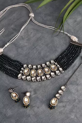 Green Rhodium Plated Kundan Choker Necklace Set With Maang Tikka